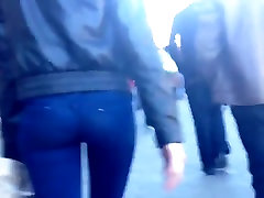 HIDDEN CAM YOUNG ADULT STREET YUMMY ASS IN JEANS