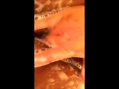 fat frozen starting chick fingering her pussy