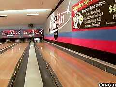 Jessica sunny leone hard new faking and her girlfriend playing bowling
