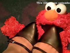 elmo loves sexyx school girl play feet