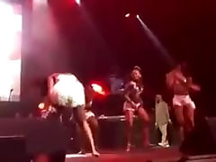 Extreme Twerking On Stage