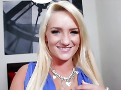 The Happy Blonde - melisa mill Carter