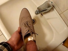 deddy run fuck in wifes lace-up high heel shoe