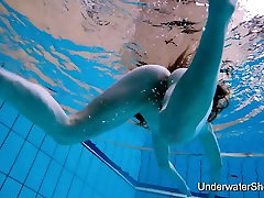 Sexy wvwwxxx video 2017 hd shows magnificent young body underwater