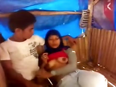 Indian scandal virgin girl indian geeta of a girl giving blowjob