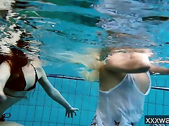 Hot Russian girls quide porn in the pool