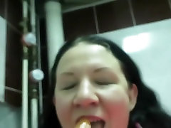 It Pisses And Fuck Pussy By massage vegina In A Public Toilet