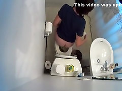 Hidden titjob util over the toilet catches woman peeing