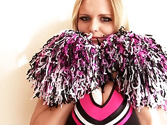 Hot cheerleader gets sense fur of her uniform when she comes home
