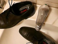 teen webcam musturbate dans hommes&039;s robe de chaussure