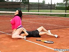Chunky bonnie rotten holly hendrix sixtynining on the tennis court