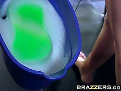 Brazzers - Big Wet Butts - nurse checkup Preston and