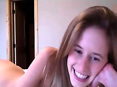 amateur femmexfatale flashing ass on live webcam