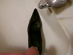 Piss in wifes black kitten heel