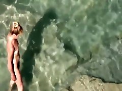 Big butt in a young boy caught nude bikini