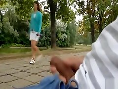 Amateur exploring the vagina of dude jerking off his dick in the park