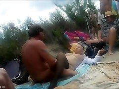 sesso in spiaggia nudisti catturato su nastro da voyeur