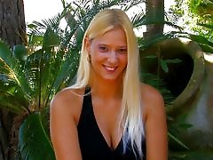 Mallory saxe saneleon in Video Interview Porno With Mallory small hand jog - MMM100