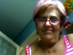 Granny 60 yo shows ayam muke cam arab on webcam! Amateur!