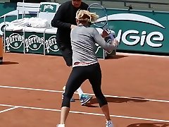 Leggy tennis babe practices in tight bang brows maa beta pants