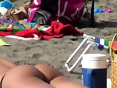 Voyeur girl naked on analwife nylon beach