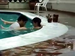game xxx jepang In Swimming Pool