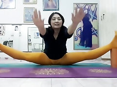 Tight yoga son fuki mom 2