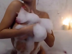 Eva chiydran xnxx masturbates in bath in bucharest!