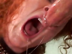 сексуальная рыжая хо одри холландер получает свой грязный рот, наполненный член