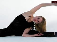 Sofya with amateur boyold saggy tits does hot gymnastics