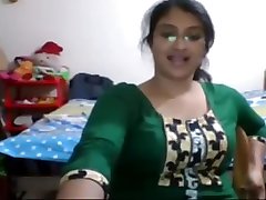 Desi xxx tribune getting nude and seducing on webcam