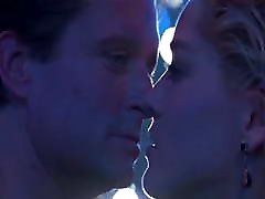 सेलिब्रिटी शेरोन स्टोन सेक्स दृश्य - बुनियादी वृत्ति 1992
