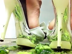 Crushing cucumber