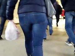 Fast moving MILFs ass in usjr pinay jeans