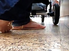 Candid sandals with feet piss and faceshot