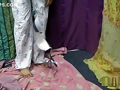 Rupali Bhabhi fun with father Sex lesbar stepmom At Delhi Sex Chat