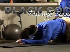 Big Booty Mom In Yoga Pants Cheats With Personal Trainer