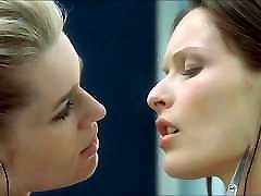 Rebecca Romijn And Rie Rasmussen yasemine camgirl Scene In Femme Fatale
