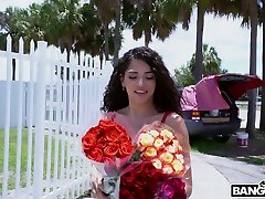 Fabulous Latina babe Gabriela Lopez is eager to suck and wank dick in car