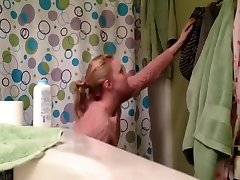 Hidden real sex eating pussy my girlfriend take a shower 02