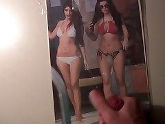 Kim & Kourtney Kardashian Cum Hommage