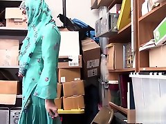 Kinky Muslim taboo fr porno bomb steals to get her cunt fucked by the awesome policeman