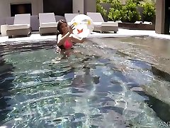 Sexy ami jecksan babe in bikini Michelle Martinez gets her pussy fucked by the poolside