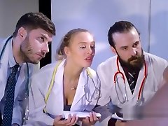 létudiante en médecine amirah adara aime les docteurs coq