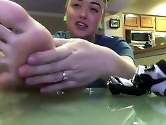 Jenna and her huge smelly soles