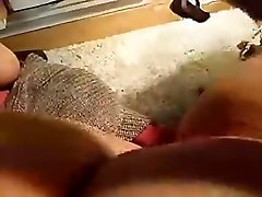 Fat Slut fingers pussy and plays with fat tits on cam