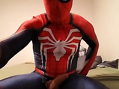 spiderman got a new suit