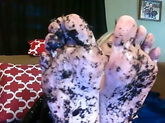 स्व पैर की उंगलियों dirty3