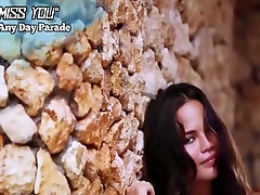 Chrissy Teigen Sexy Try not to cum
