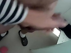 I fuck my neighbors pussy in xxx kolesia showers